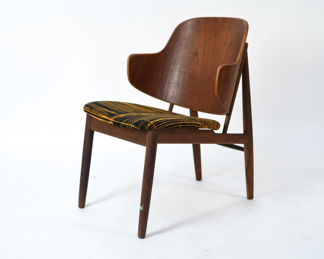 IB KOFOD-LARSEN DANISH BENTWOOD PENGUIN CHAIR: Dimensions: H 28.5" x W 21.5" x D 24.5", SH 16.25" Condition: Finish wear to wood.