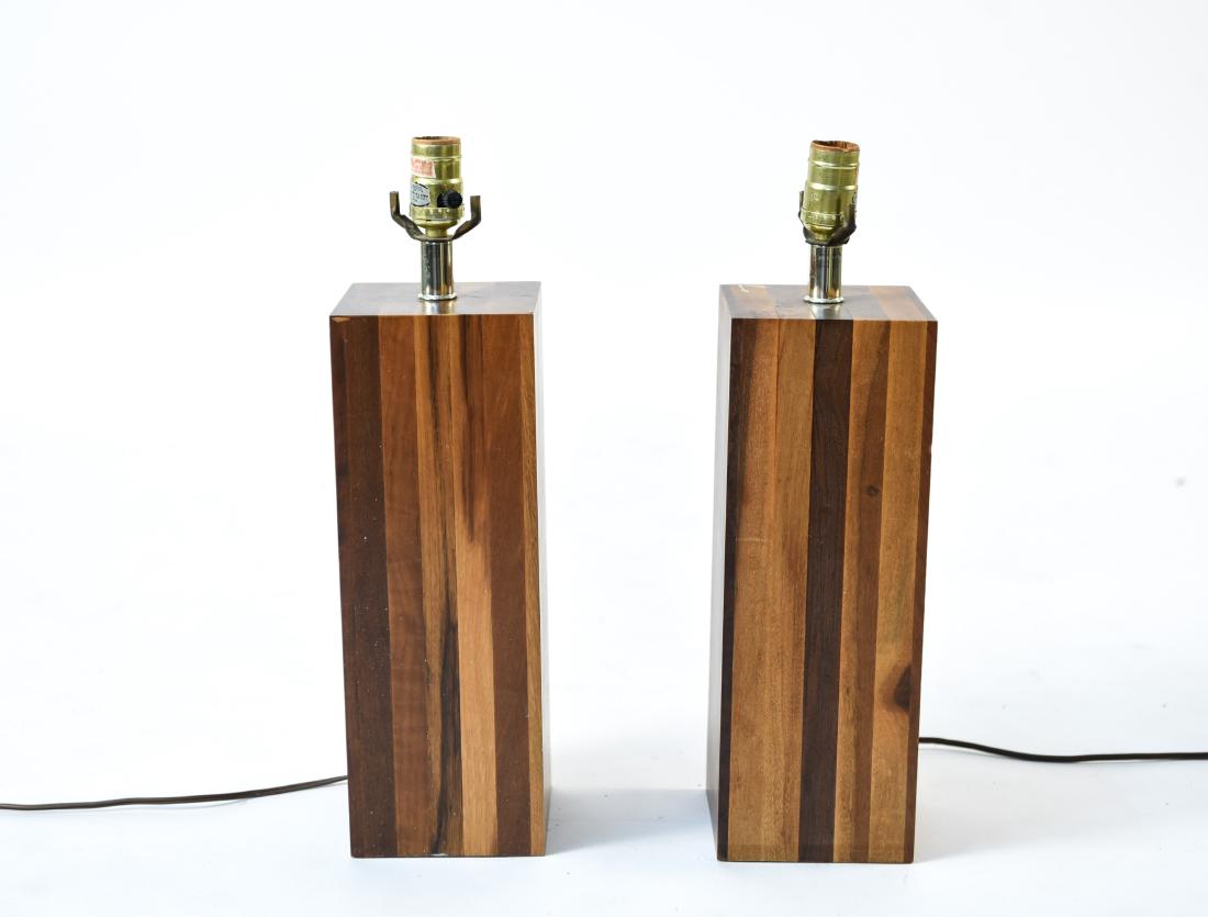 MODERN PAIR OF STACKED WALNUT TABLE LAMPS (1 of 10)