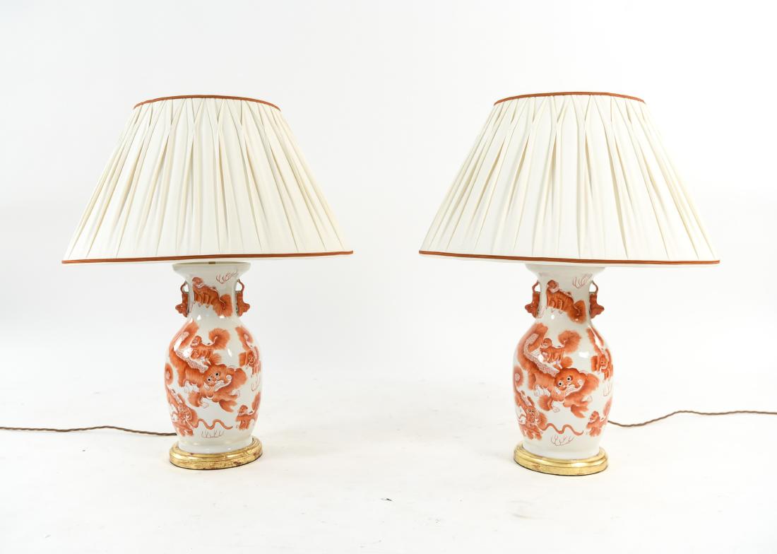 PAIR OF CHINESE PORCELAIN FOO DOG LAMPS (1 of 14)
