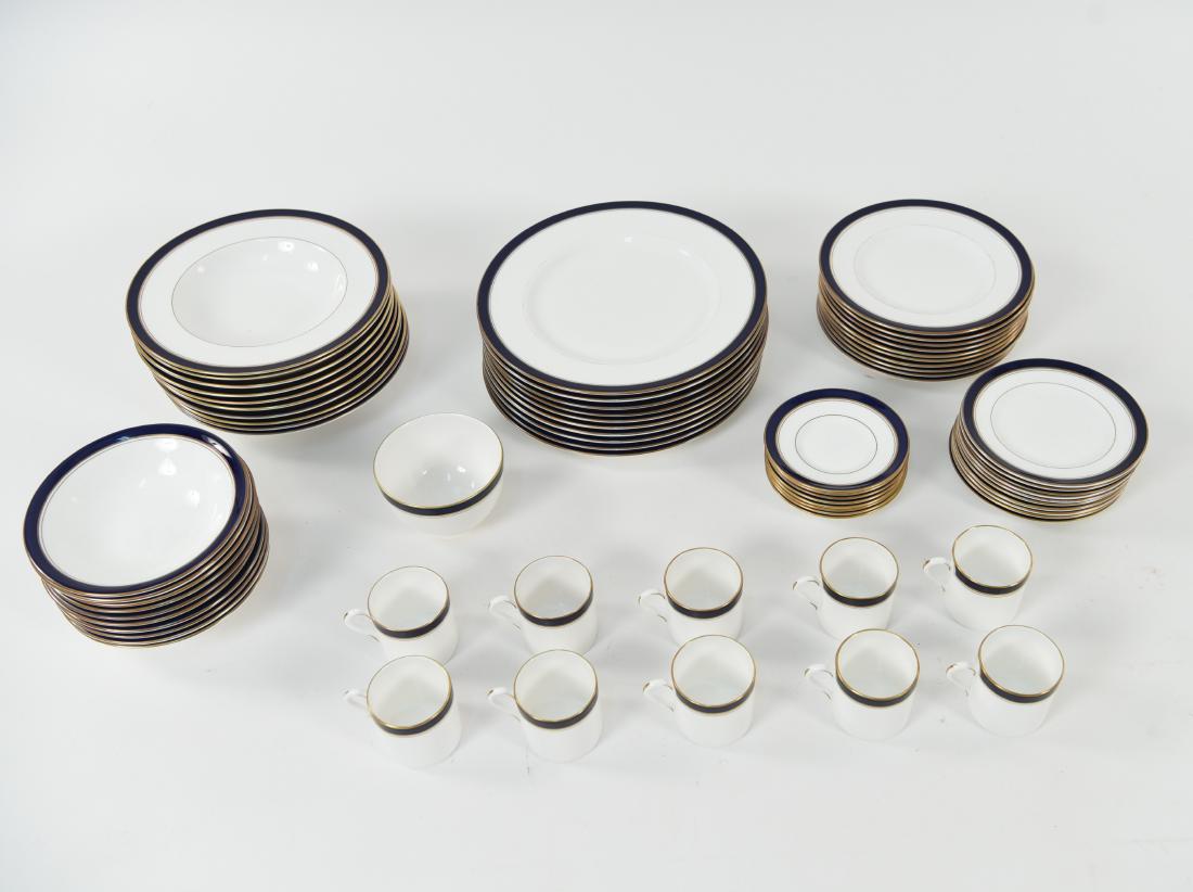ROYAL WORCESTER "HOWARD" PORCELAIN SERVICE: Marked underneath. Includes (10) dinner plates, (10) shallow bowls, (10) salad plates, (10) bowls, (10) bread plates, (8) saucers, (1) deep bowl, (10) teacups. Dimensions: (Dinner plate) Dia. 10.75" C