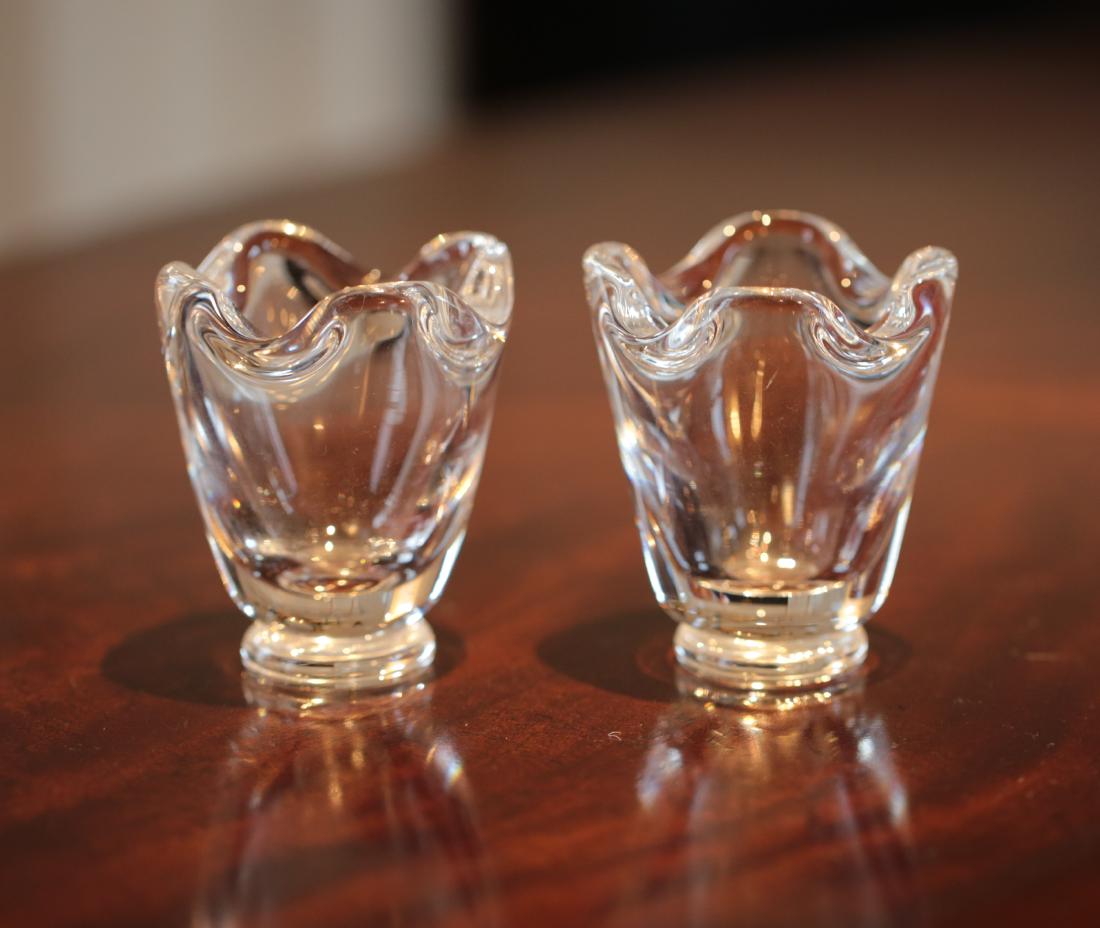 PAIR OF STEUBEN TOOTHPICK OR MATCH HOLDERS: Dimensions: H 3.25” x Dia. 2.75” Condition: No issues to note.