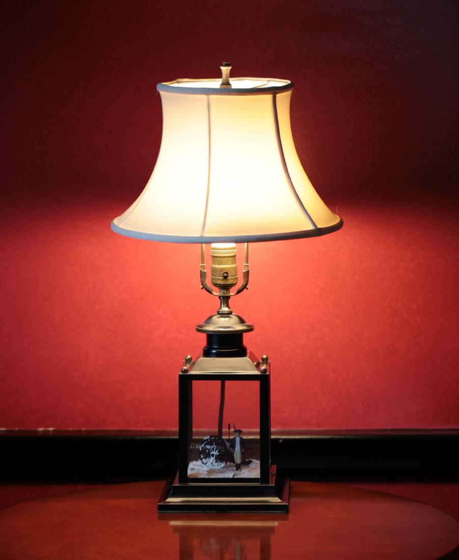 LANTERN LAMP W/ REVOLUTIONARY WAR DIORAMA (1 of 8)