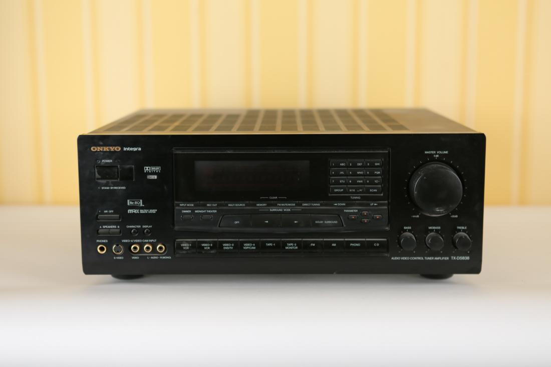 ONKYO AUDIO VIDEO TUNER AMPLIFIER TX-DS838 (1 of 6)