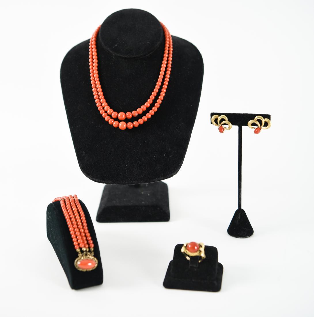 CORAL & GOLD JEWELRY GROUPING (1 of 20)