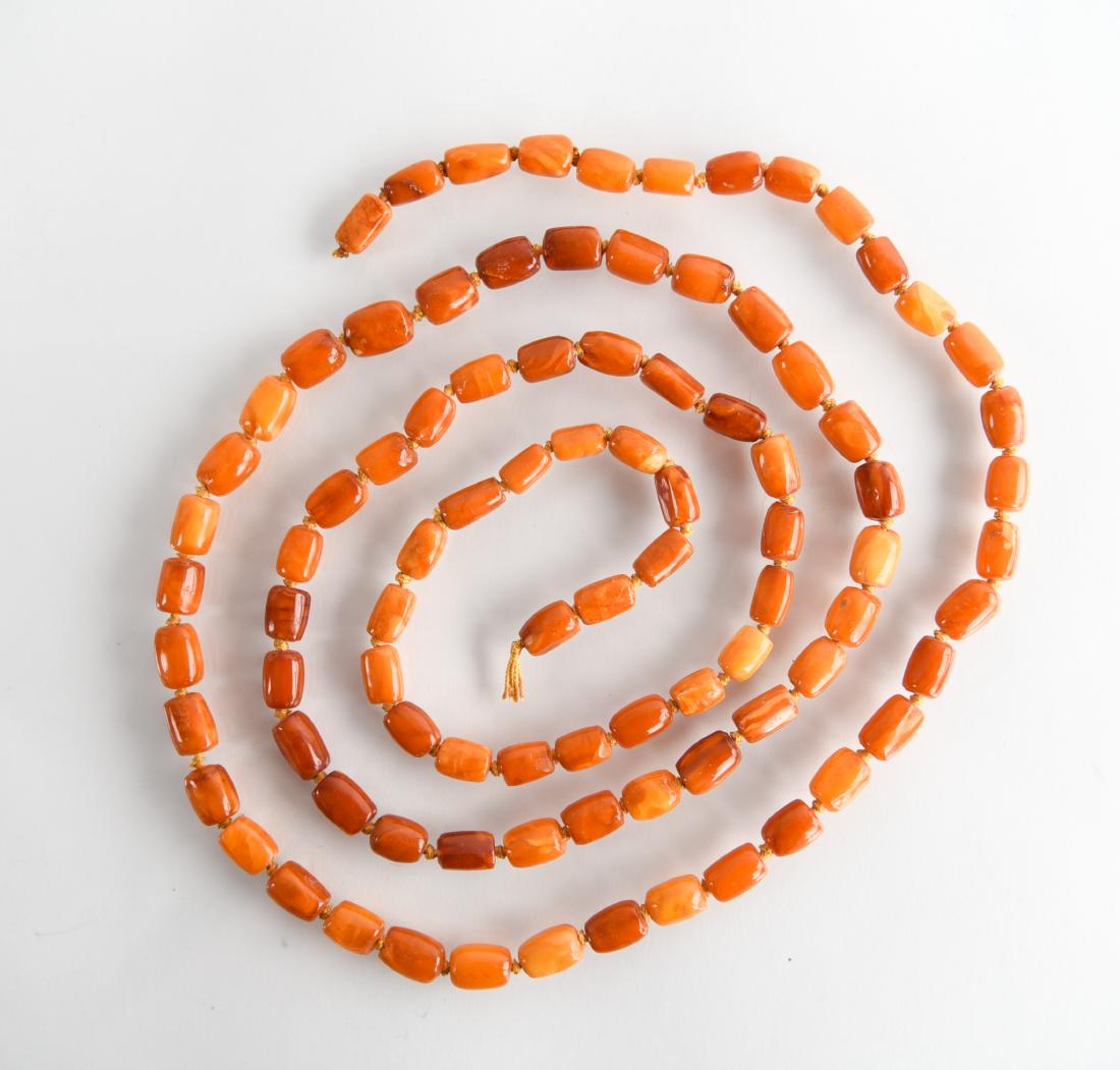 ANTIQUE AMBER BARREL BEAD NECKLACE (1 of 12)