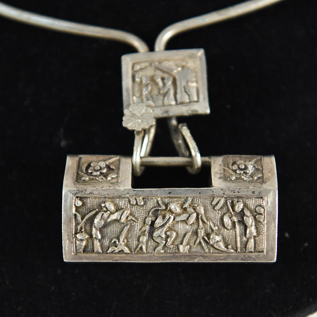 CHINESE SIGNED SILVER LOCK NECKLACE (1 of 11)