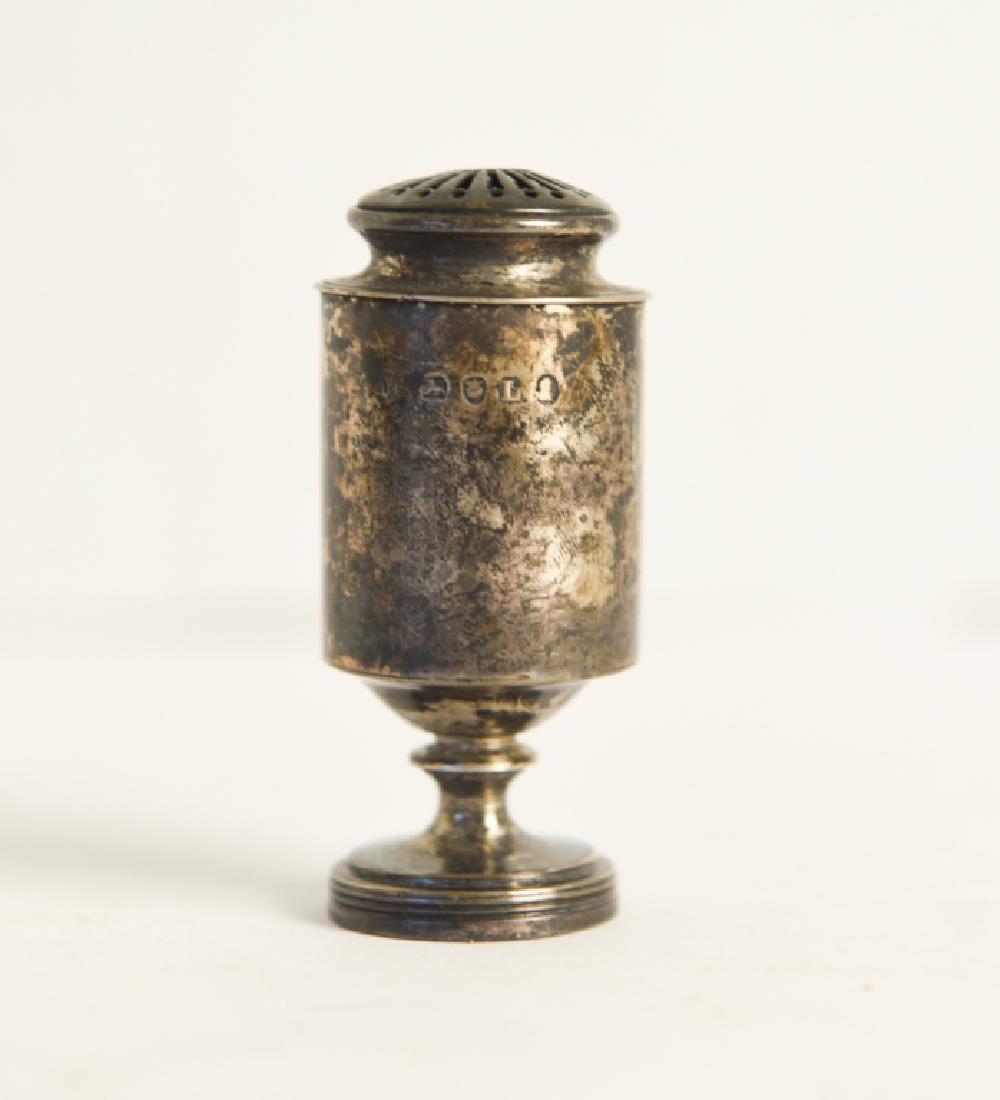 18TH C. SILVER SALT SHAKER: Touch marks on side for John Eames, London 1806. Georgian silver. Dimensions: H 3" x Dia. 1.25" Condition: Slightly off center. With tarnish.