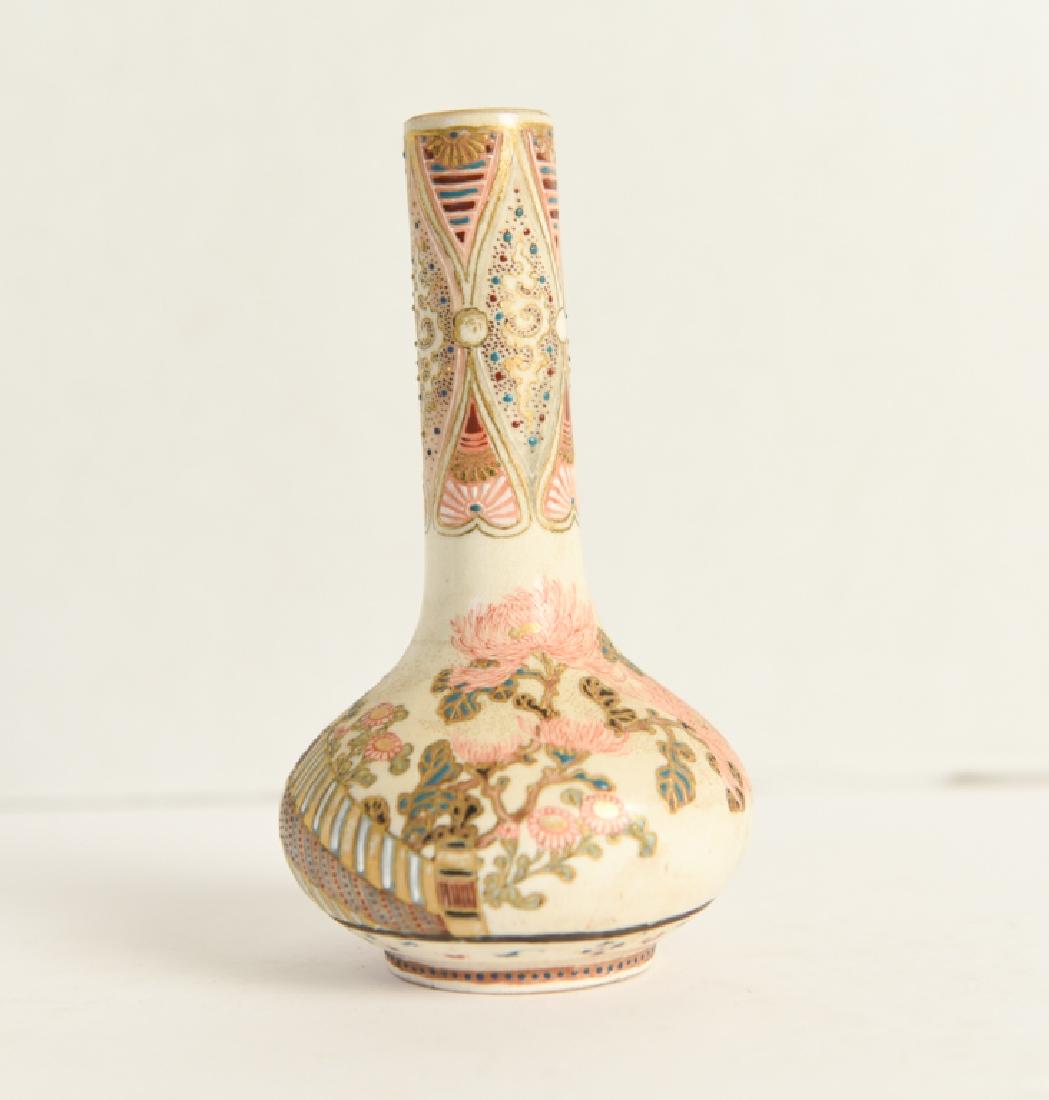 JAPANESE MEIJI PERIOD SATSUMA VASE: Unsigned. Dimensions: H 6" x D 3.25" Condition: Hairline on neck. Dirty surface.