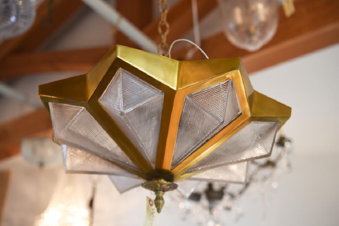 BRASS ART DECO STYLE CEILING MOUNT LIGHT FIXTURE: Dimensions: H 9.5" x Dia. 20" Condition: No issues to note.