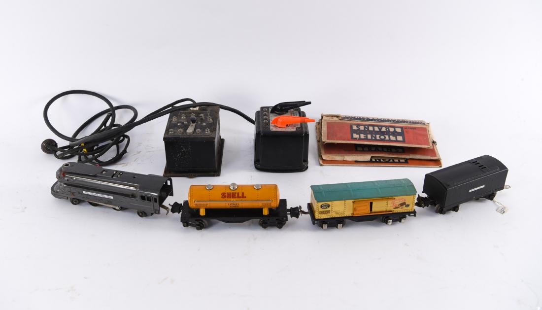 LIONEL TRAIN SET (1 of 20)