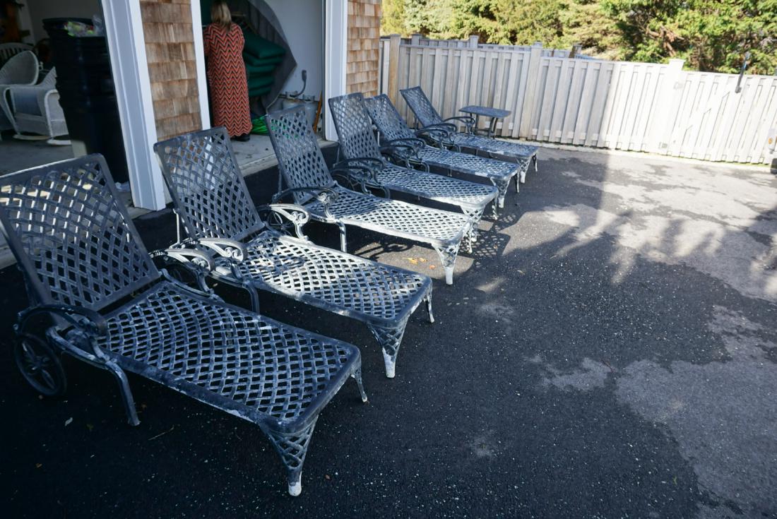 (6) CAST ALUMINUM CHAISE LOUNGES (1 of 3)