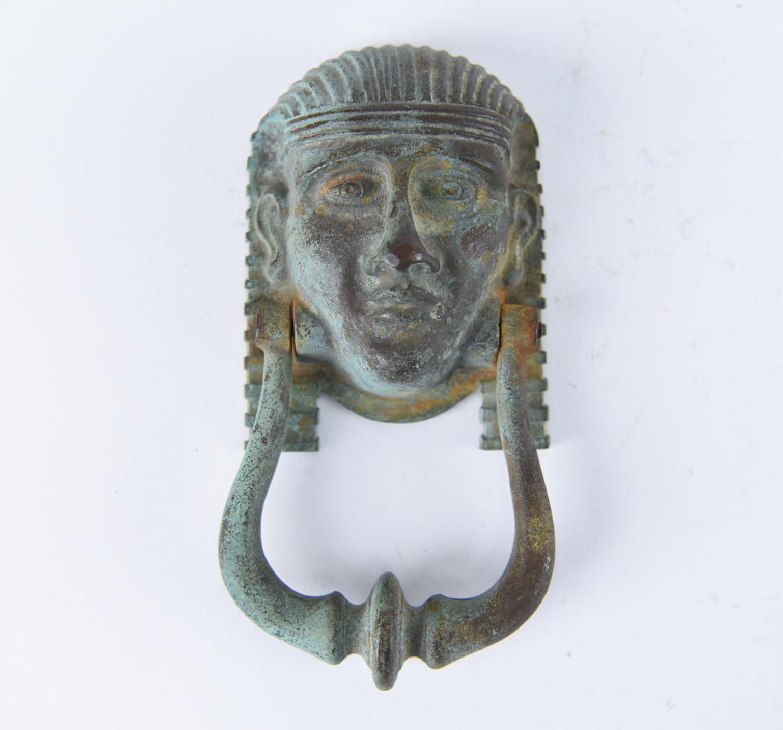 BRONZE EGYPTIAN REVIVAL DOOR KNOCKER: Dimensions: H 7.5" x W 4" x D 2" Condition: No issues to note.