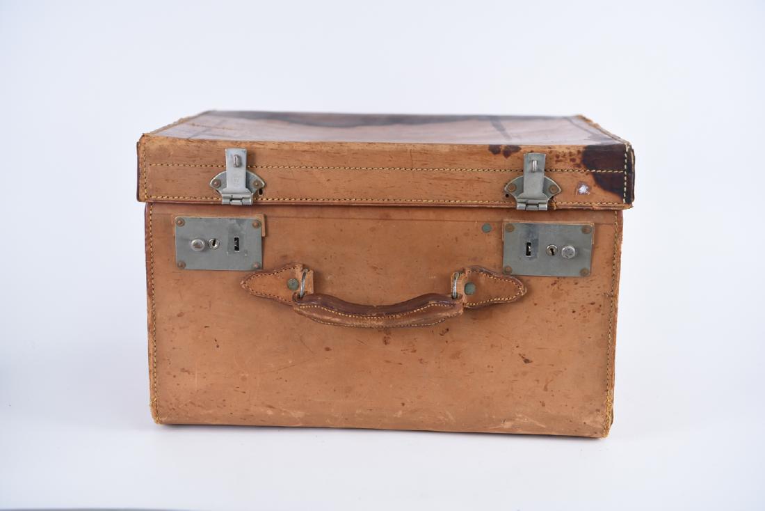 ANTIQUE LEATHER FITTED HAT BOX (1 of 17)
