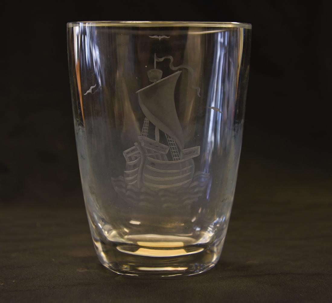 ORREFORS VINTAGE ETCHED CRYSTAL VASE (1 of 8)