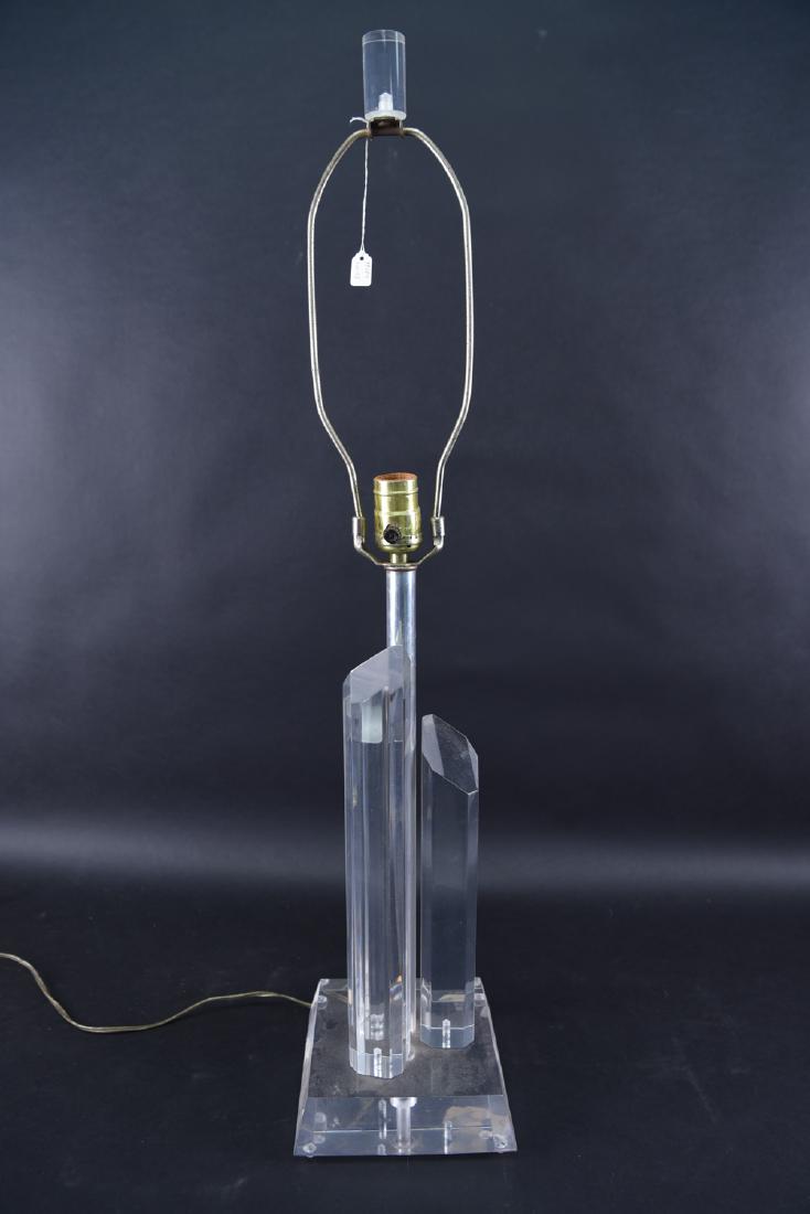 MID-CENTURY LUCITE SCULPTURAL TABLE LAMP (1 of 9)