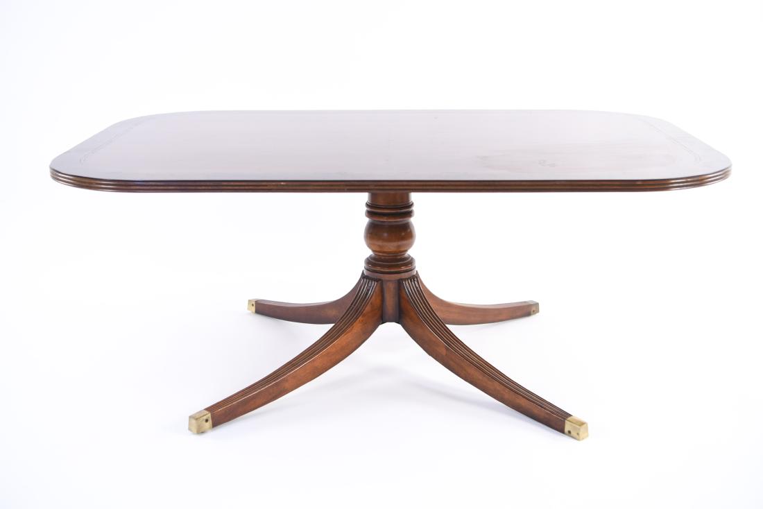 HENREDON BANDED MAHOGANY COFFEE TABLE (1 of 12)