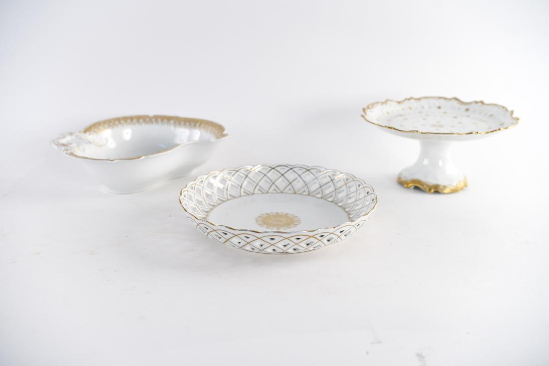 (3) 19TH/20TH C. GOLD PAINTED PORCELAIN ITEMS (1 of 13)