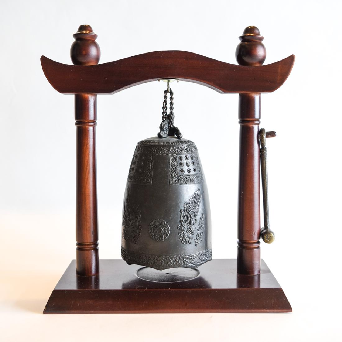 CHINESE DECORATIVE BRONZE BELL (1 of 16)