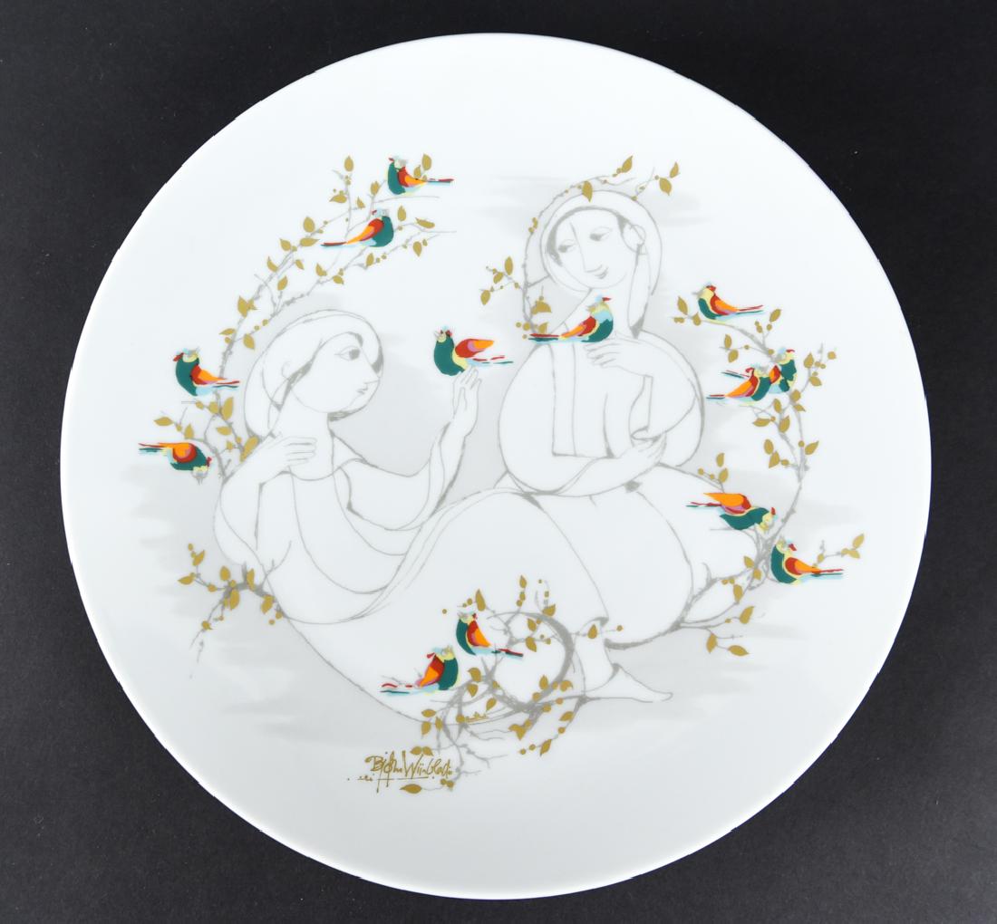 BJORN WIINBLAD FOR ROSENTHAL CHARGER PLATE: Dimensions: Dia: 13" Condition: No issues to note.