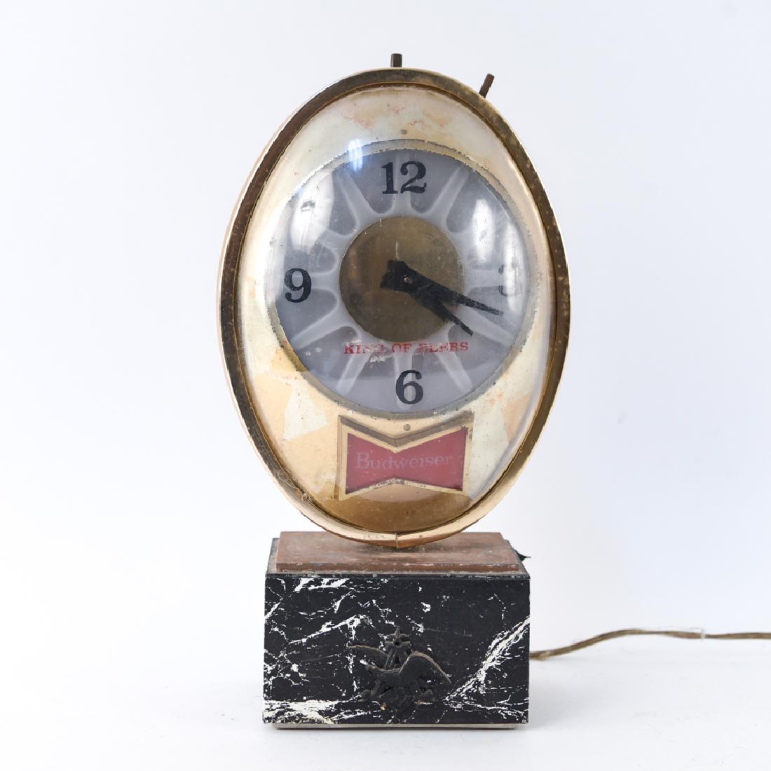 VINTAGE BUDWEISER ROTATING BAR BEER CLOCK LIGHT (1 of 14)