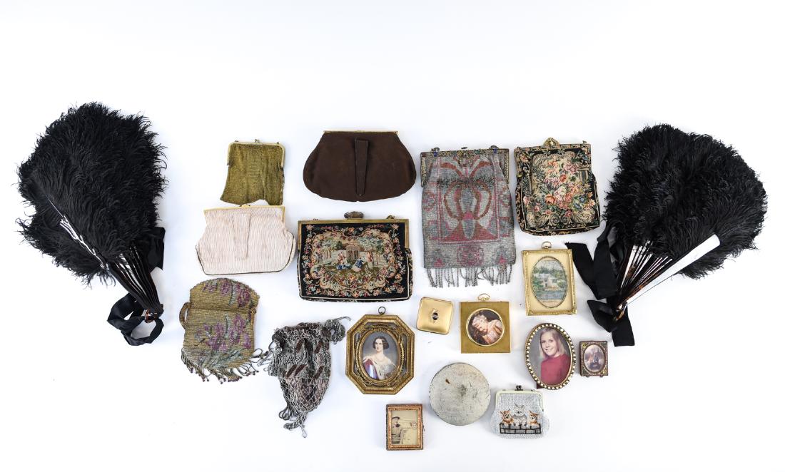 GROUPING OF VINTAGE & ANTIQUE FRAMES PURSES ETC. (1 of 12)
