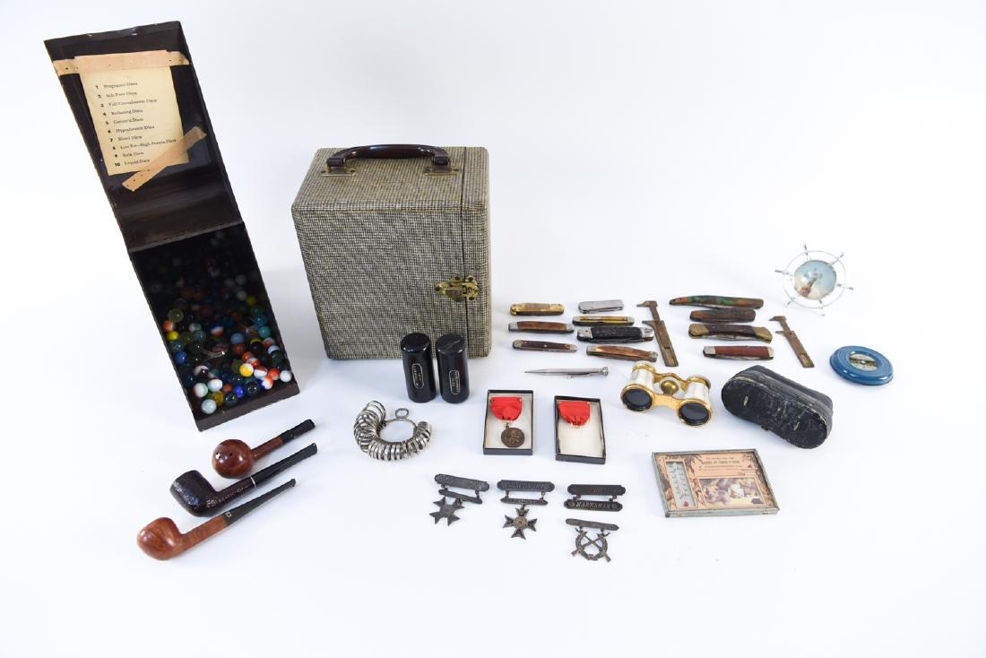 GROUPING VINTAGE & ANTIQUE KNIVES, MEDALS, MARBLES (1 of 11)