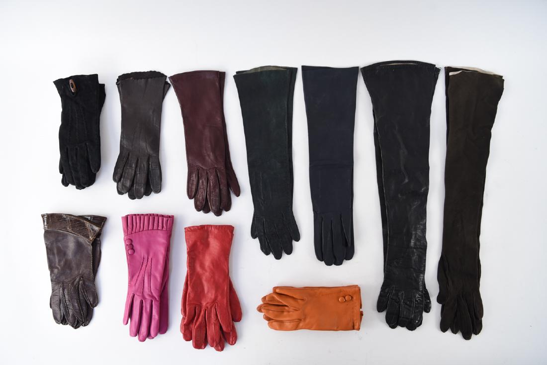 GROUPING OF WOMENS VINTAGE DRIVING GLOVES (1 of 17)
