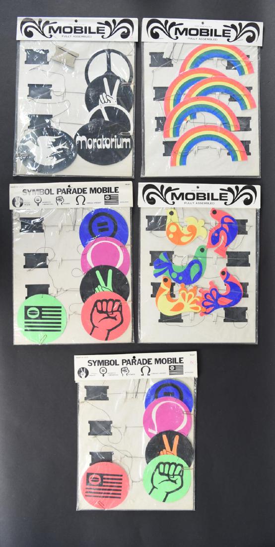 GROUPING OF VINTAGE PSYCHEDELIC MOBILES: (4) mobiles. Dimensions: (Package) H 13.5" x W 10.25" Condition: In original packaging.
