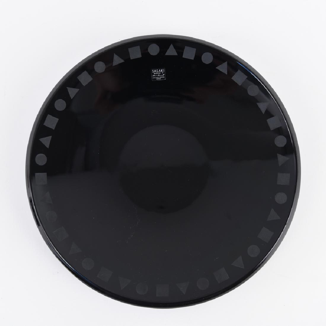 WARD BENNETT FOR SASAKI BLACK CRYSTAL PLATE: Dimensions: H 1.5" x Dia 13.5" Condition: Some scratches to surface.