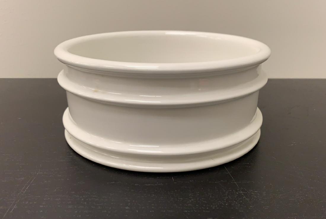 PORTMEIRION CASSEROLE: Dimensions: H 3.5" x Dia: 7.5" Condition: Light signs of age.