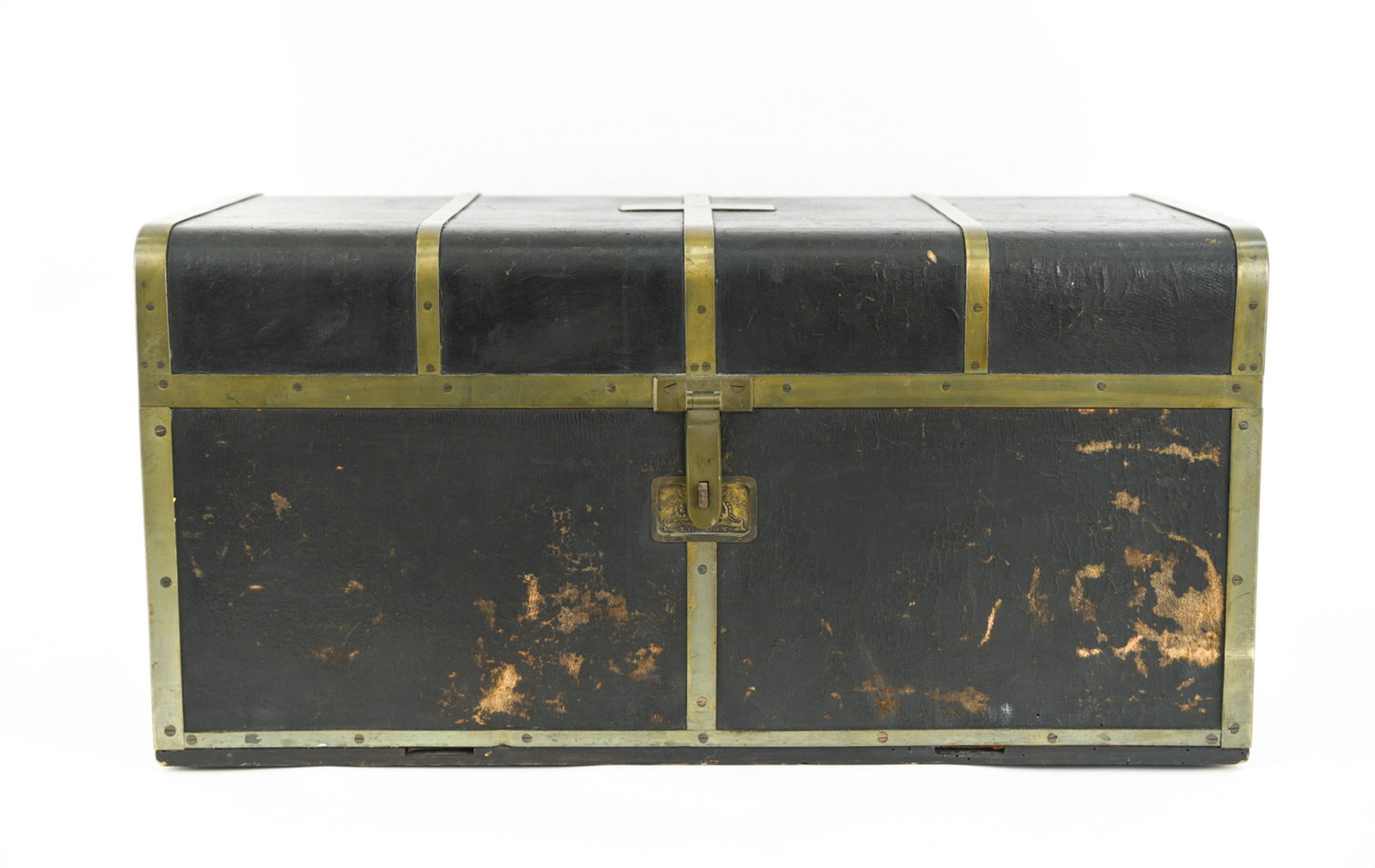 ANTIQUE THOMAS HANDFORD TRAVELING TRUNK: Leather and brass bound C. 1840's. Dimensions: H 13.25" x W 27" x D 14.5" Condition: Missing key. Interior lid compartments locked closed. Showing wear consistent with age and use, including cracks an