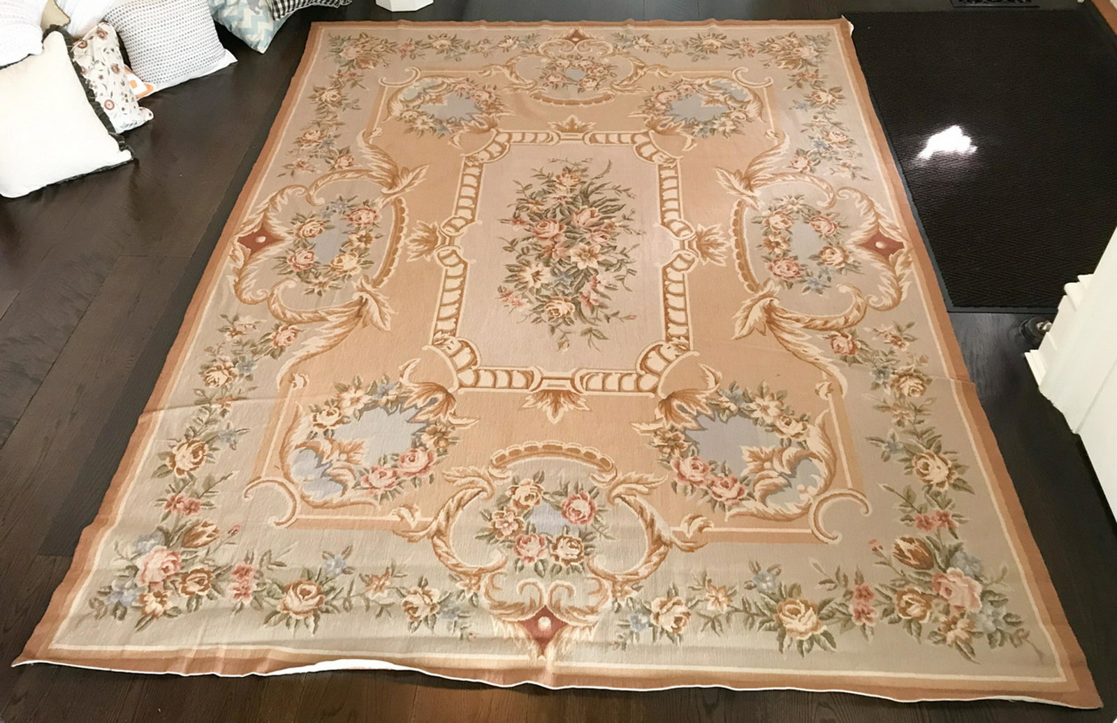 FRENCH AUBUSSON STYLE NEEDLEPOINT TAPESTRY RUG: Dimensions: L 113" x W 84" Condition: Few light stains.