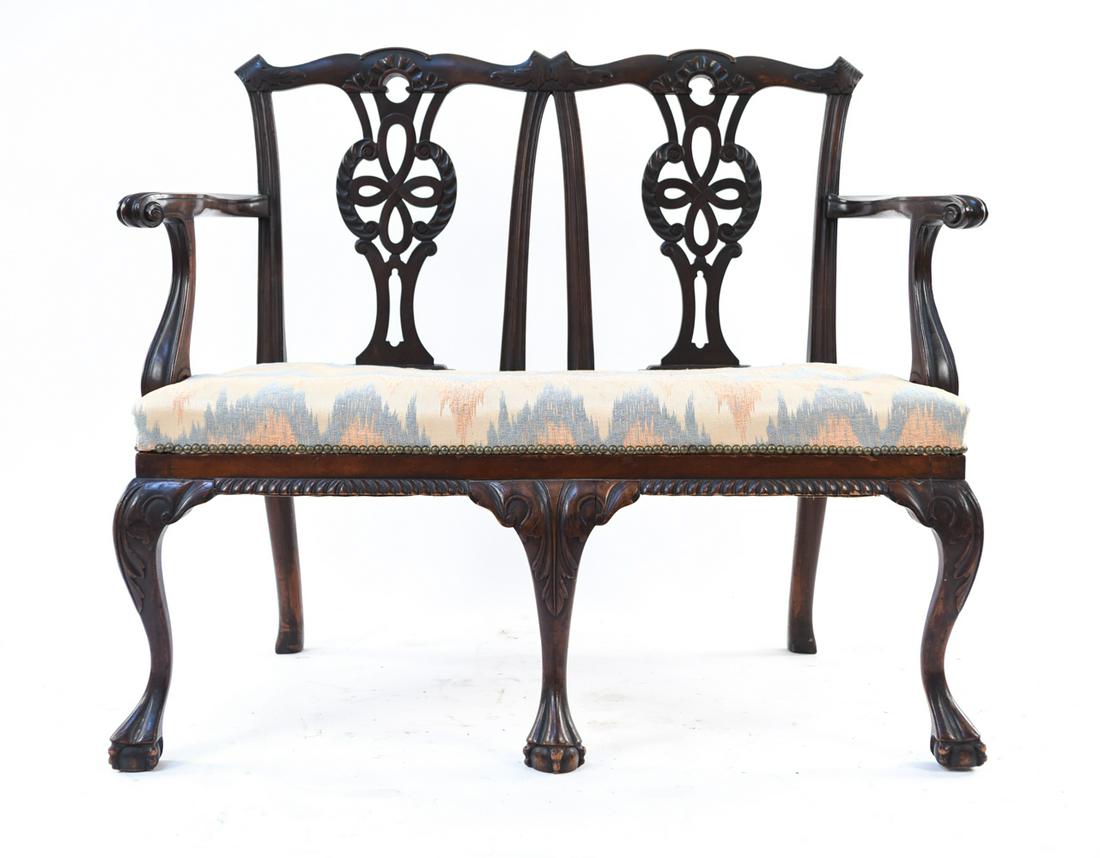 VINTAGE CHIPPENDALE STYLE SETTEE (1 of 16)