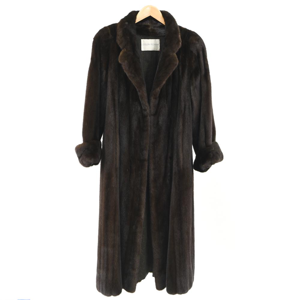 FULL LENGTH MINK COAT: Goldin-Feldman. Dimensions: L 48.5" x Shoulder 17" x Sleeve 22" Condition: Gently used.