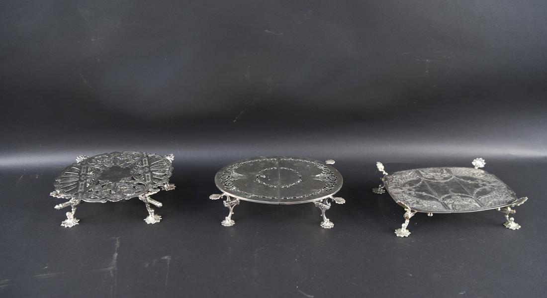GROUPING OF SILVER PLATE TRIVET TRAYS (1 of 19)