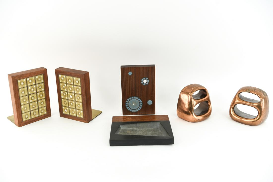 MID-CENTURY BOOKENDS INCL. MARTZ ETC.: Pair + 1 single Martz bookends, Ben Seibel bookends, Harpswell house desk tray. Dimensions: (Largest) H 7.5" x W 5""x D 4.5" Condition: Some showing finish wear including signs of use.