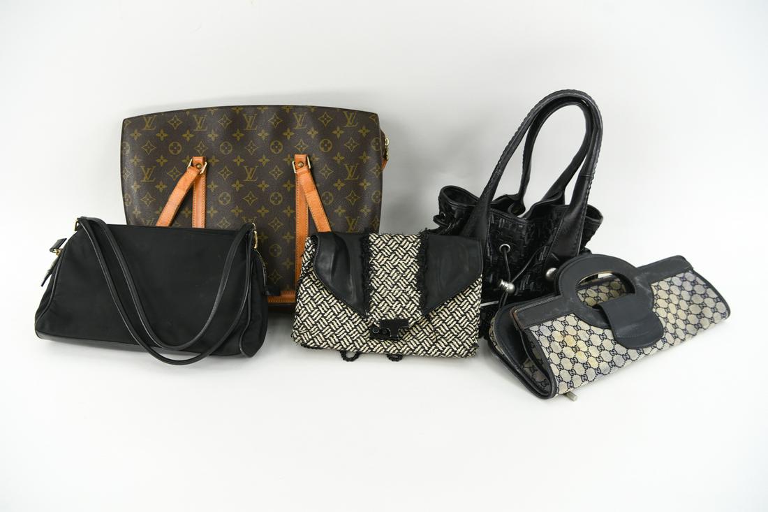 GROUPING OF HANDBAGS (1 of 19)