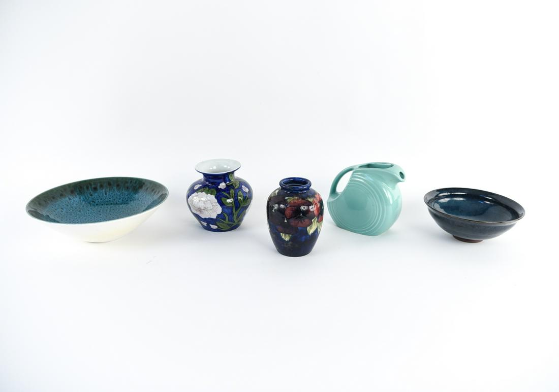 GROUPING OF STUDIO POTTERY (1 of 18)