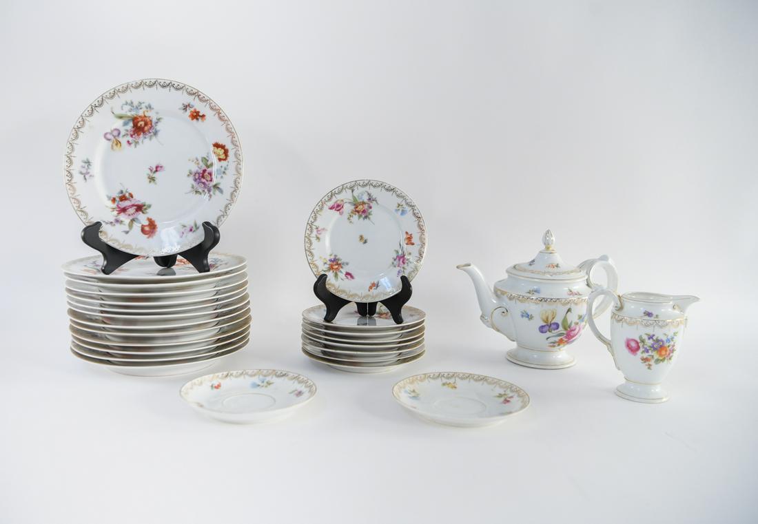 GROUPING OF PORCELAIN INCLUDING GERMAN (1 of 15)