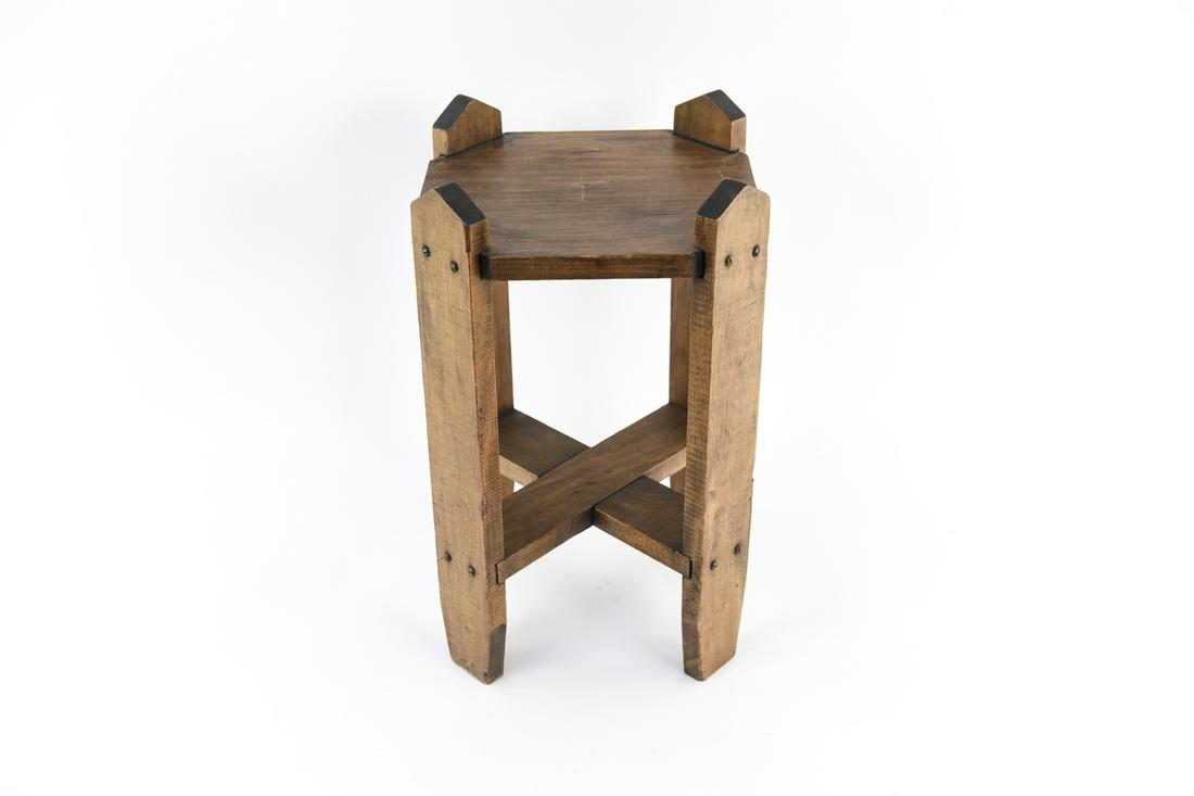 SMALL OAK STAND (1 of 8)
