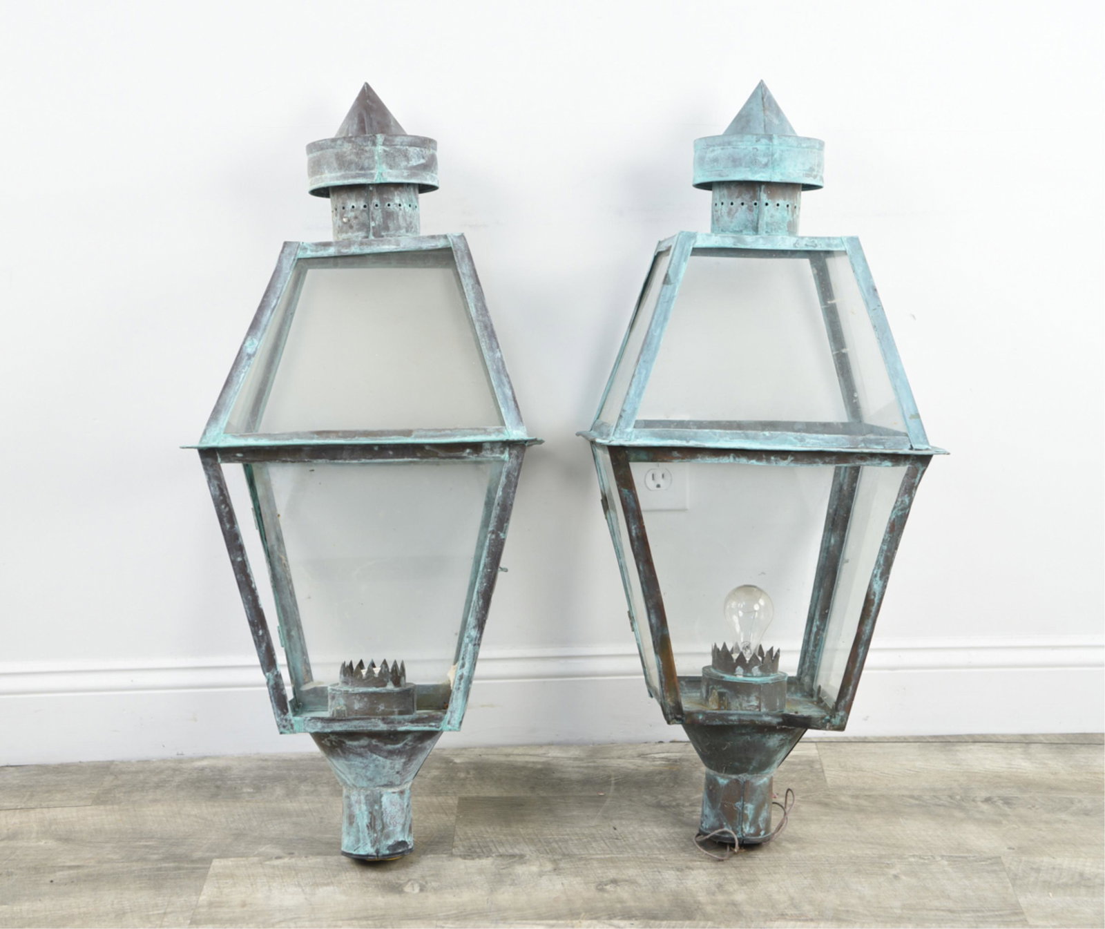 PAIR OF AMERICAN COPPER LANTERNS (1 of 13)
