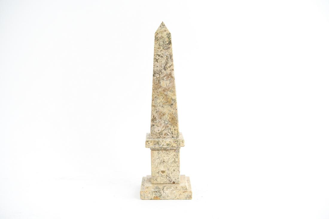 ITALIAN MARBLE OBELISK: Dimensions: H 12.5" x W 3.75" x D 3.75" Condition: Chip to base edge.