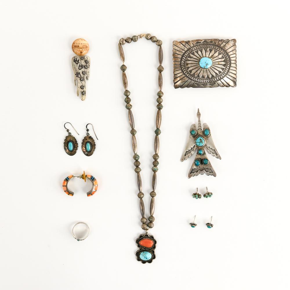 NATIVE AMERICAN STERLING SILVER TURQUOISE JEWELERY (1 of 16)