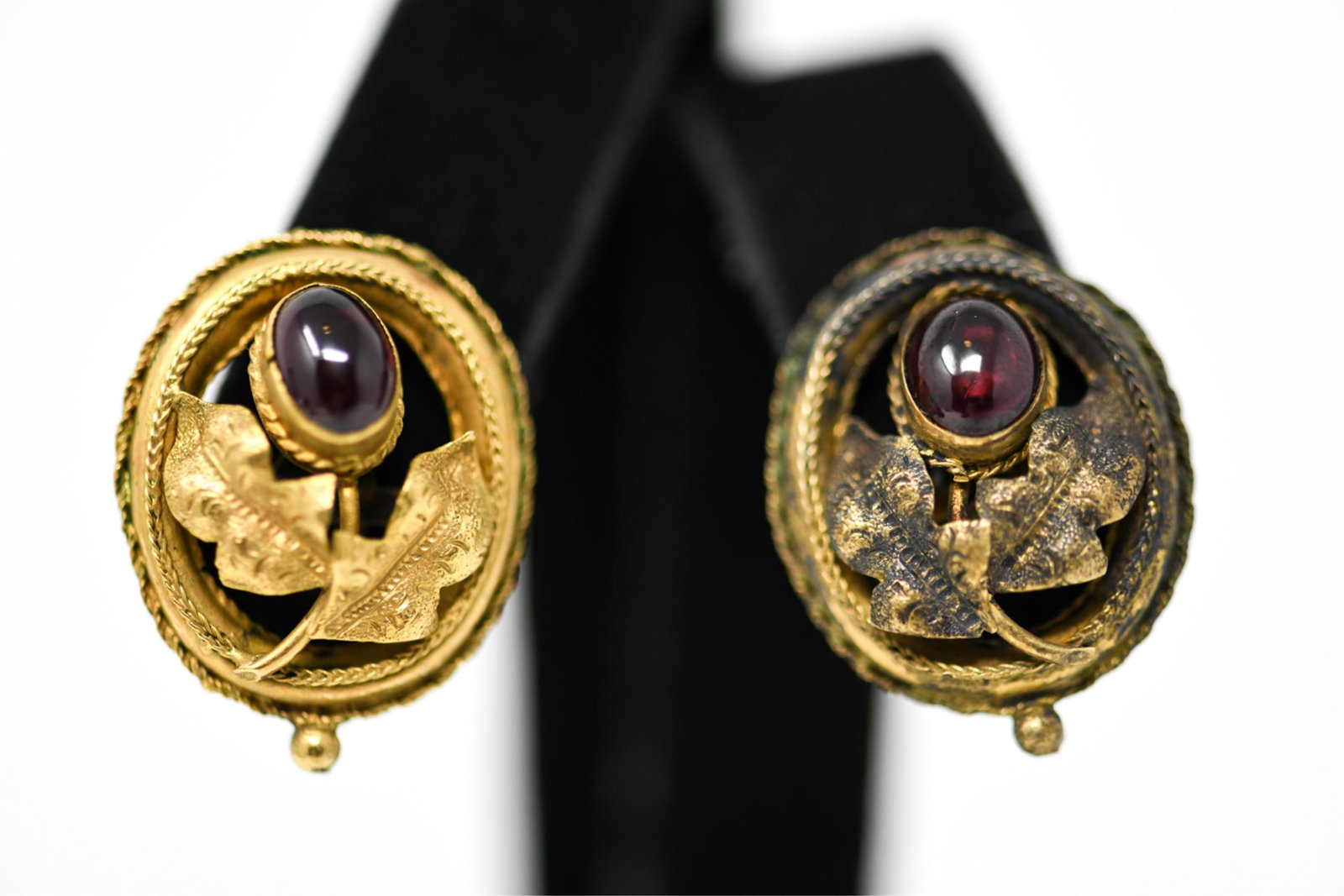 ANTIQUE 14K GOLD & GARNET HOLLY LEAF EARRINGS (1 of 9)