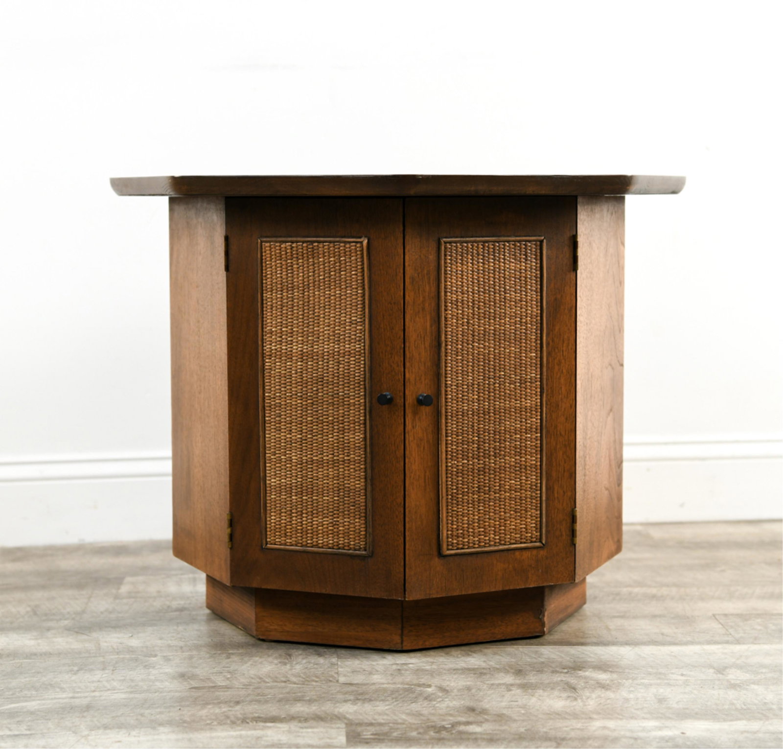 MID-CENTURY OCTAGONAL END TABLE: Dimensions: H 20.5" x W 26.75" x D 27"Condition: Light marks to top. Few nicks and small areas of loss to edges.