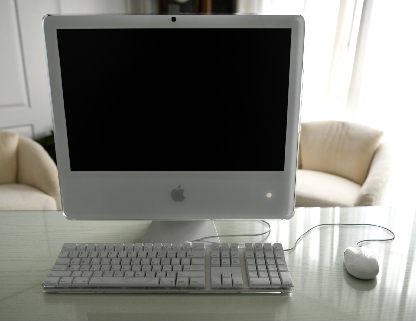 2007 IMAC DESKTOP COMPUTER & KEYBOARD (1 of 4)