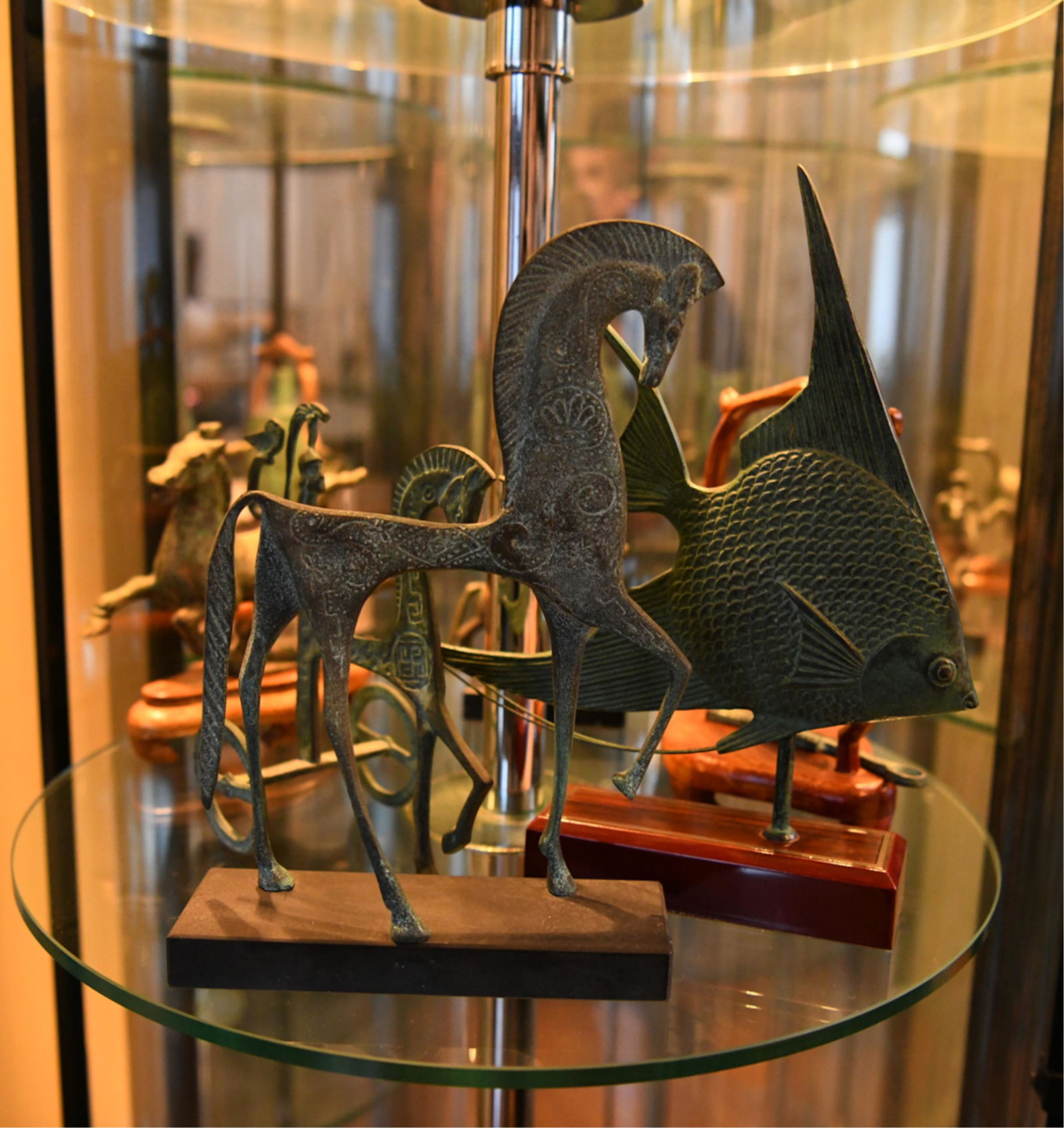 GROUPING OF DECORATIVE BRASS & METAL SCULPTURES (1 of 4)