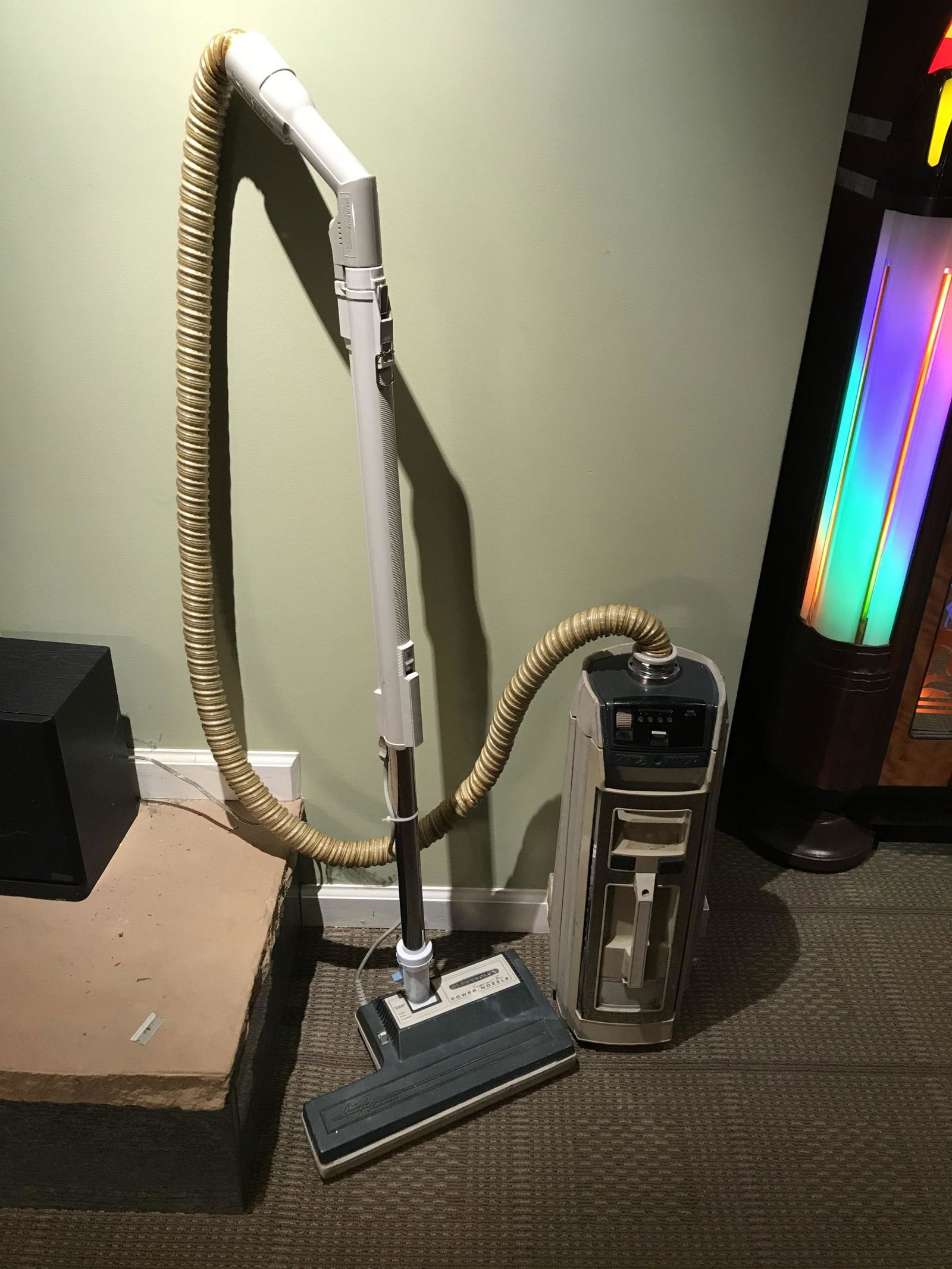 ELECTROLUX VACUUM (1 of 4)