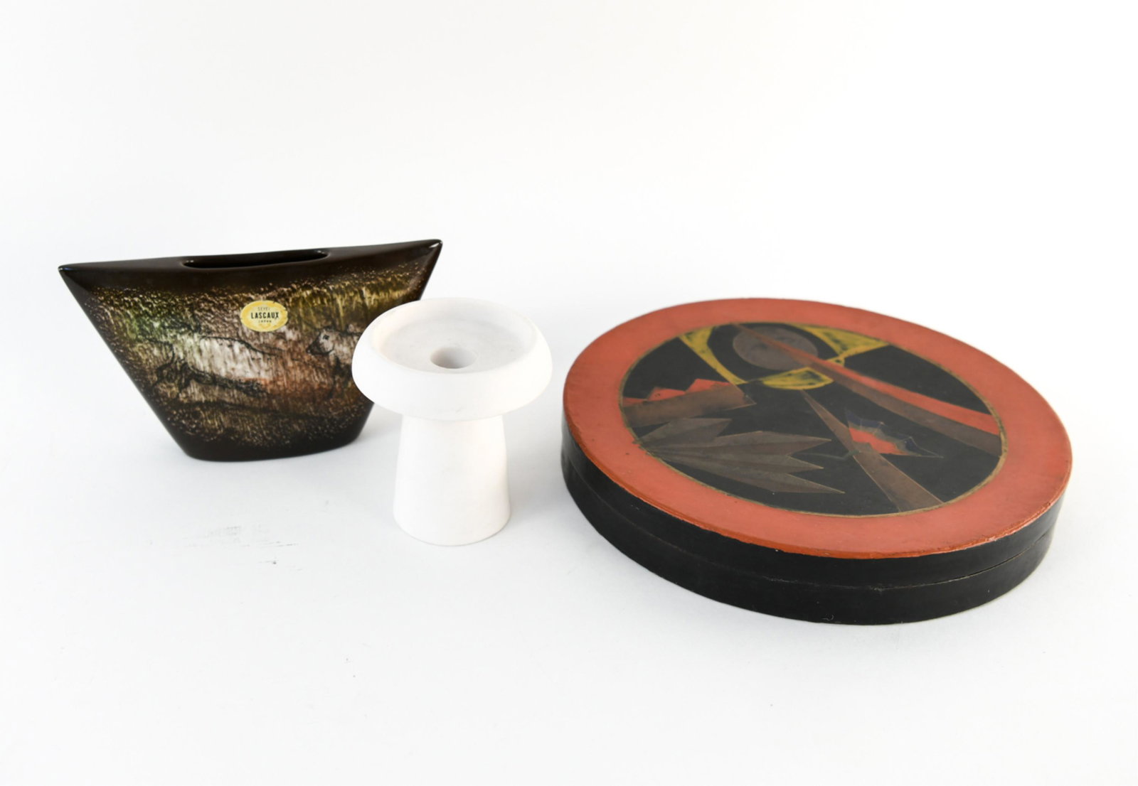 DECORATIVE MID-CENTURY GROUPING: Including: Japanese futurist lacquered box c. 1930 with porcelain relish set inside (mfd. by Chikaramachi, a Noritake subsidiary). Dimensions: (Largest) H 1.5" x Dia. 10.5" Condition: Slight surface d