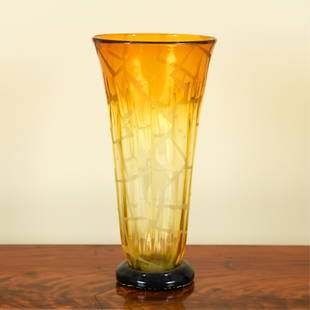 BERNARD KATZ SIGNED ART GLASS VASE: Signed on edge of base. Dimensions: H 14.25" x D 7" Condition: Light handling wear.